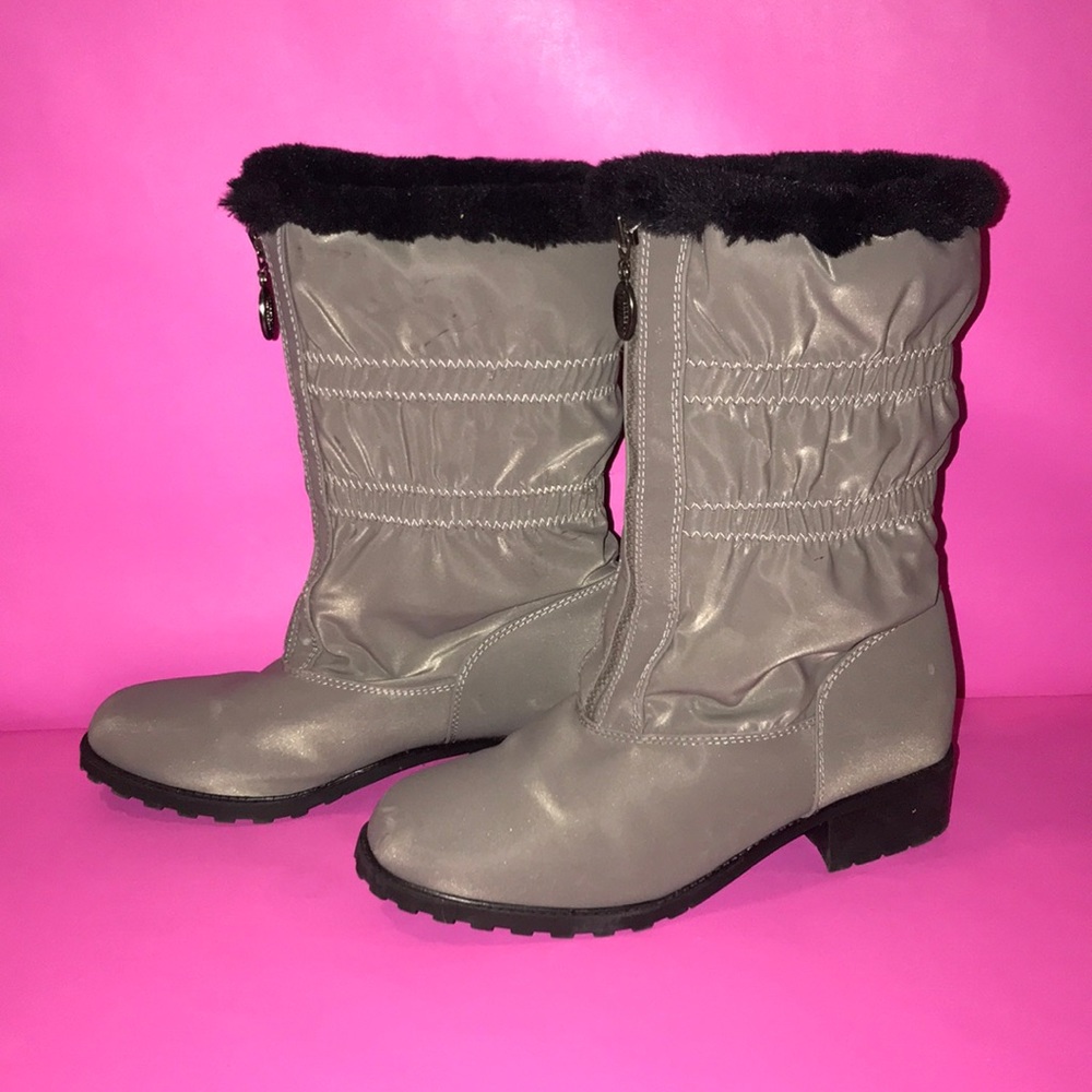 Gray snow boots